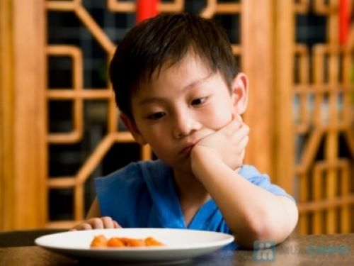 Trầm cảm có thể khiến trẻ thay đổi hành vi ăn uống